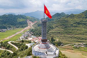 The Lung Cu flag tower